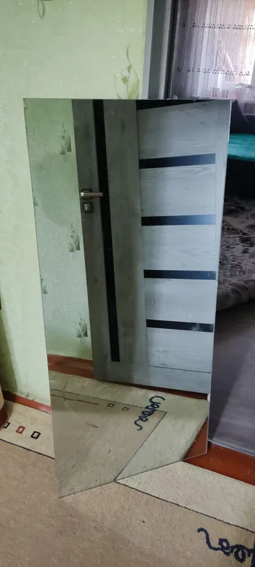 Продаётся зеркало 130х60 см