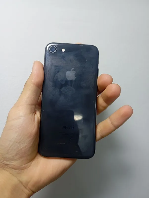 iPhone 8 64GB . 1