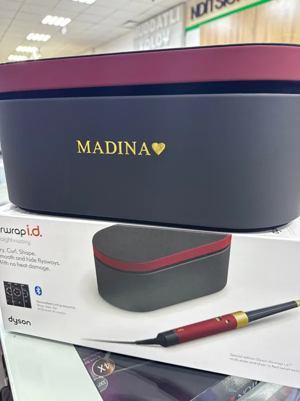Dyson Supersonic Nural hair dryer Red Velvet / Gold 5 Dyson Supersonic Nural hair dryer Red Velvet / Gold 5