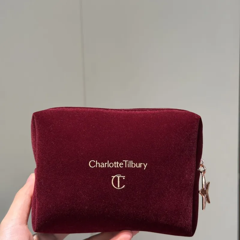 косметичка Charlotte Tilbury