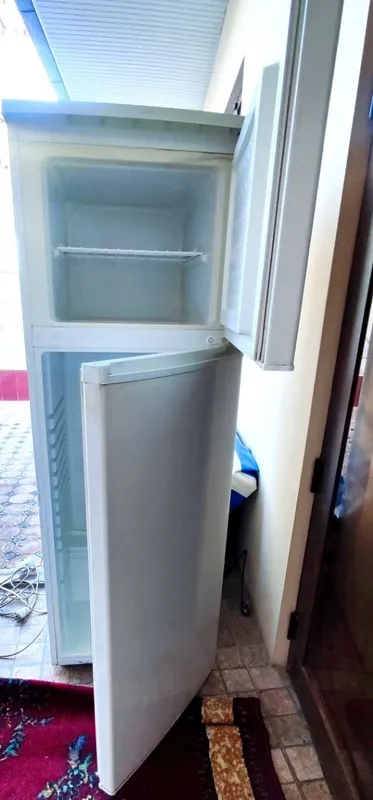 Срочно продаю холодильник 7