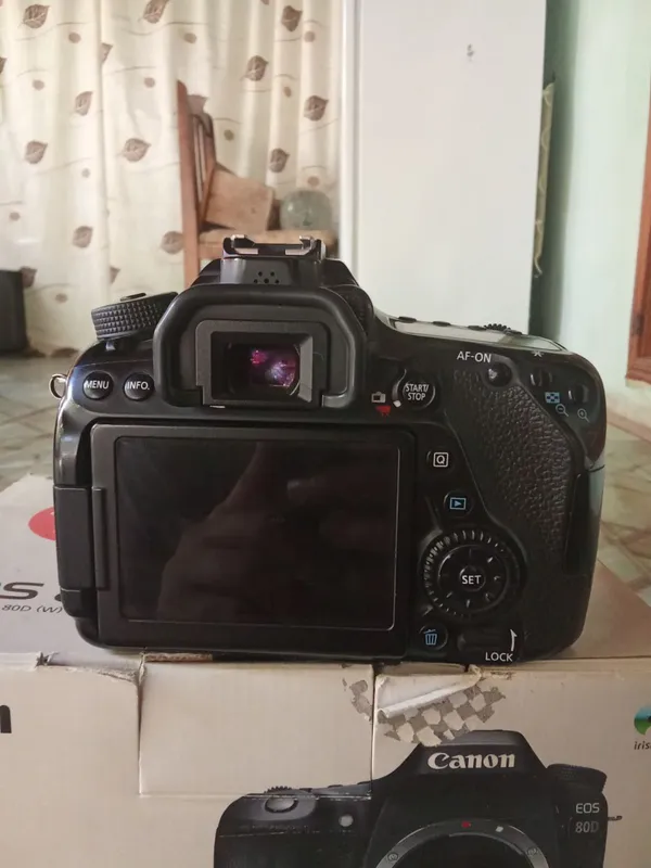Fotoapparat sotiladi
