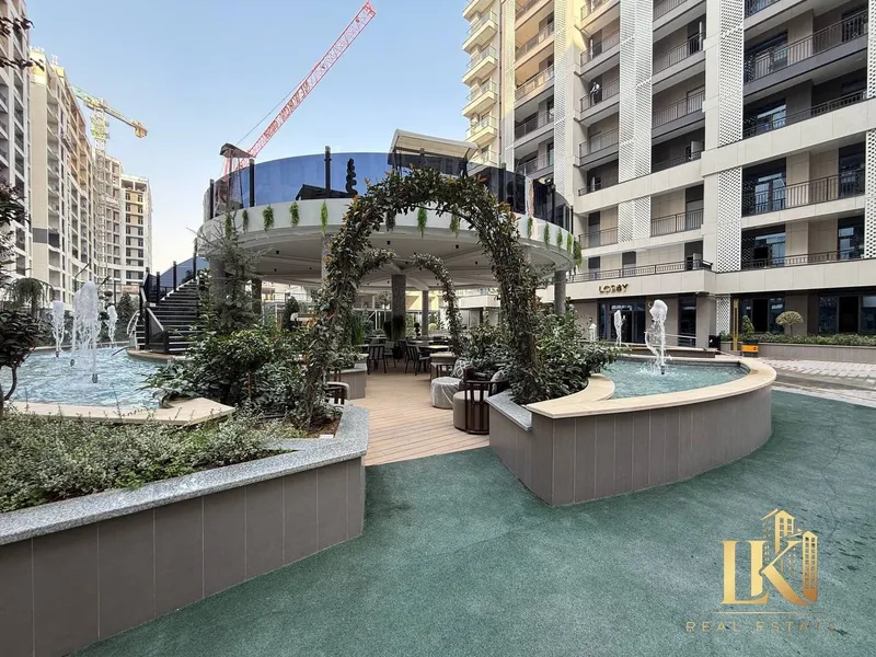 2-комнатная квартира в ЖК Imperial Club City (Юнусабад), балкон, вид во двор — фото 5
