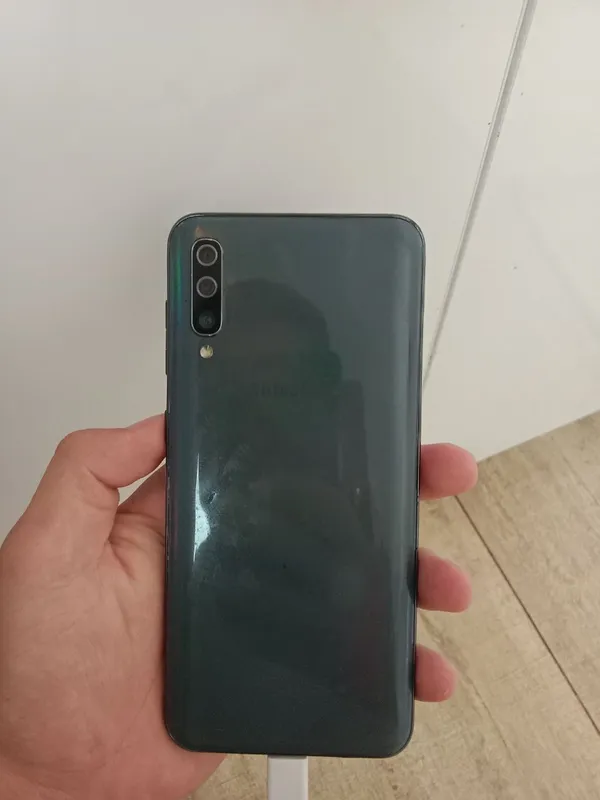 Samsung a50 1