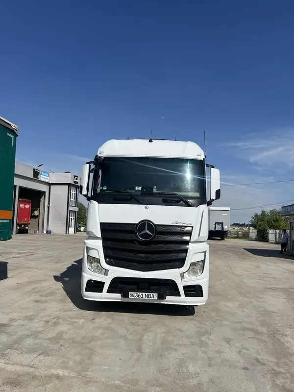 Mersedes actros Euro 6 с прицепом