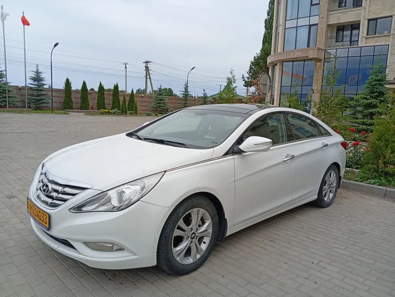Hyundai Sonata, 2011-yil, 2.0 l, avtomat, 94627 km — фото 7