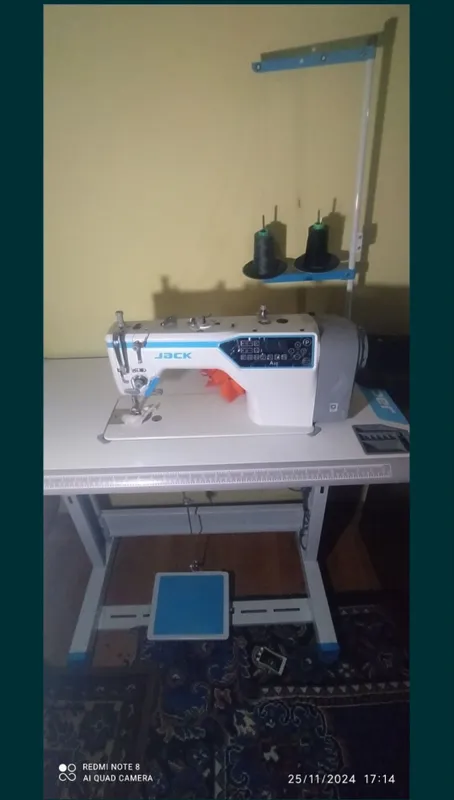 Tikuv mashinasi sotiladi Narxi kelishilgan holda Tikuv mashinasi sotiladi Narxi kelishilgan holda