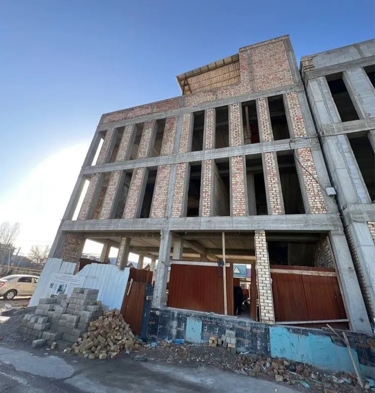 Срочно продается здание в Янгихайотском районе — фото 2