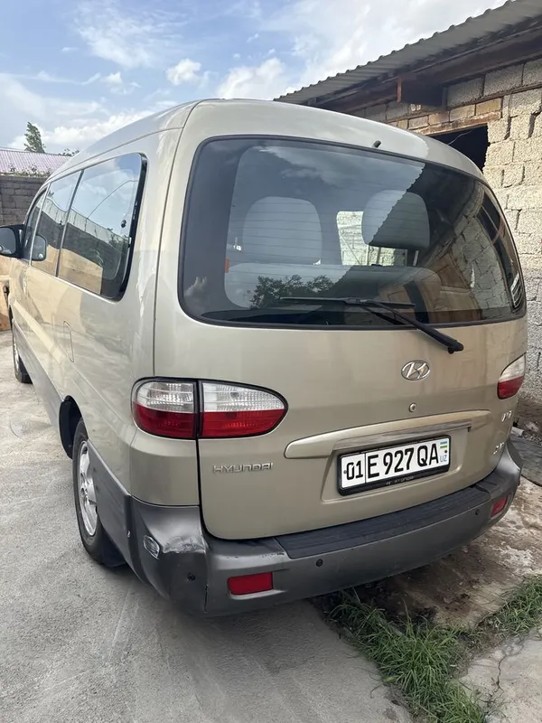 Продам машину своя hundai starex