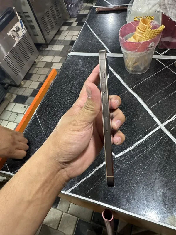 Iphone 16 pro max 259 ggg