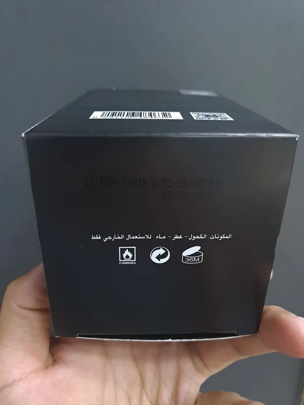 Atom Grey Eau de Parfum 6 Atom Grey Eau de Parfum 6