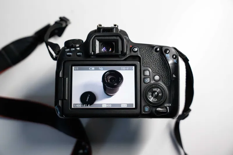 Canon EOS 77D + 2 объектива/2 ta obyektiv + комплект — готов к съёмке 4