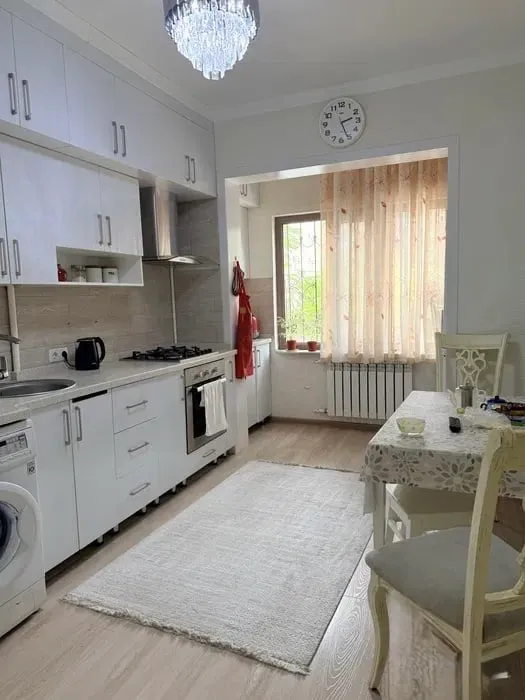 Продается квартира Айбек 3 Продается квартира Айбек 3