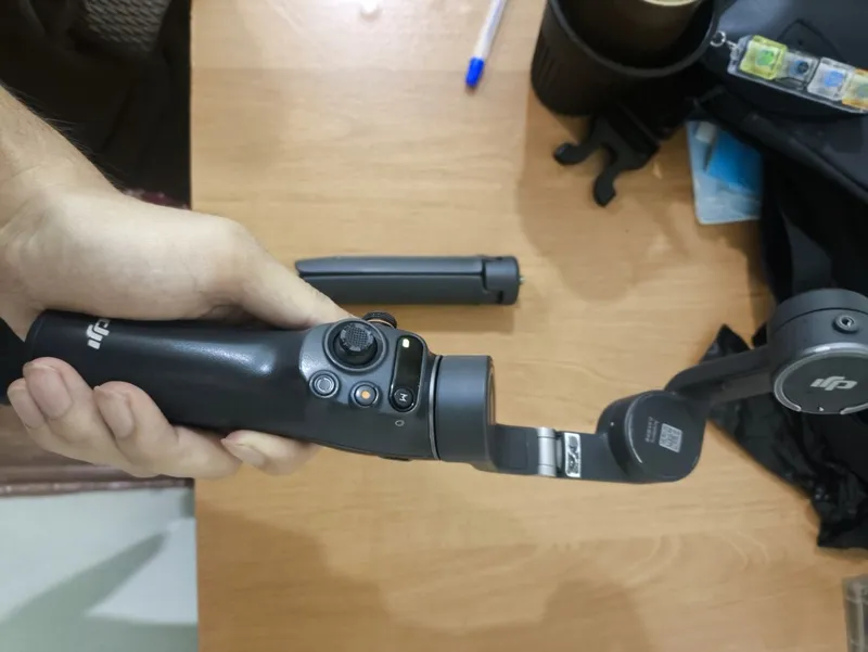 DJI Osmo Mobile 6, 3-осевая стабилизация, магнитный держатель для смар — фото 1