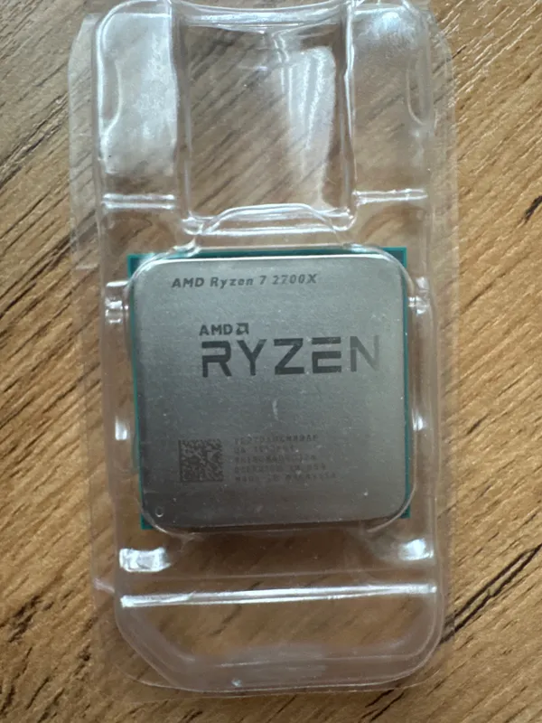 amd ryzen 7 2700x 8 yadro 16 patok