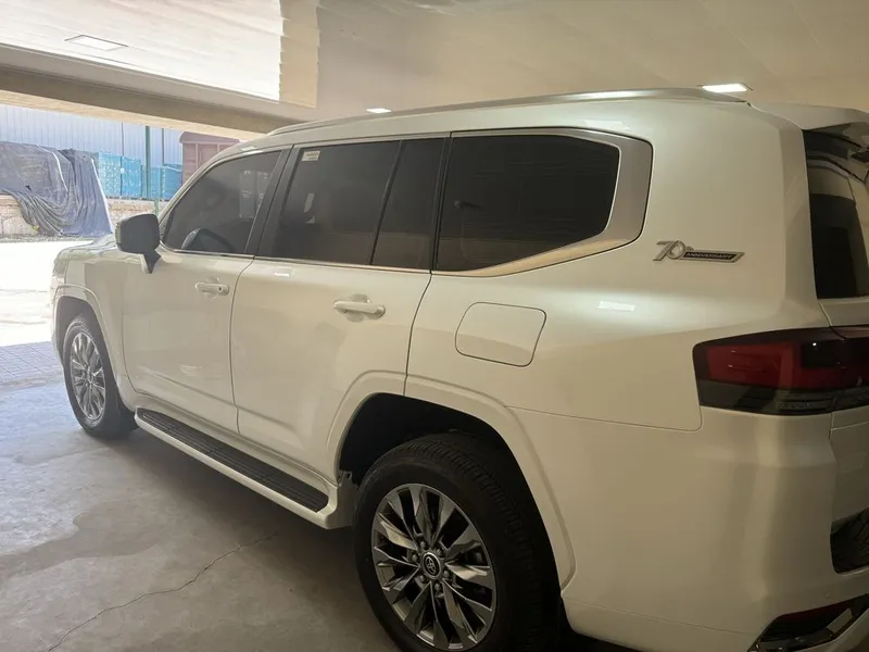 TOYOTA LAND CRUISER 300 SFX Z1 TVI 3.5L V6 Twin-Turbo Petrol — фото 2