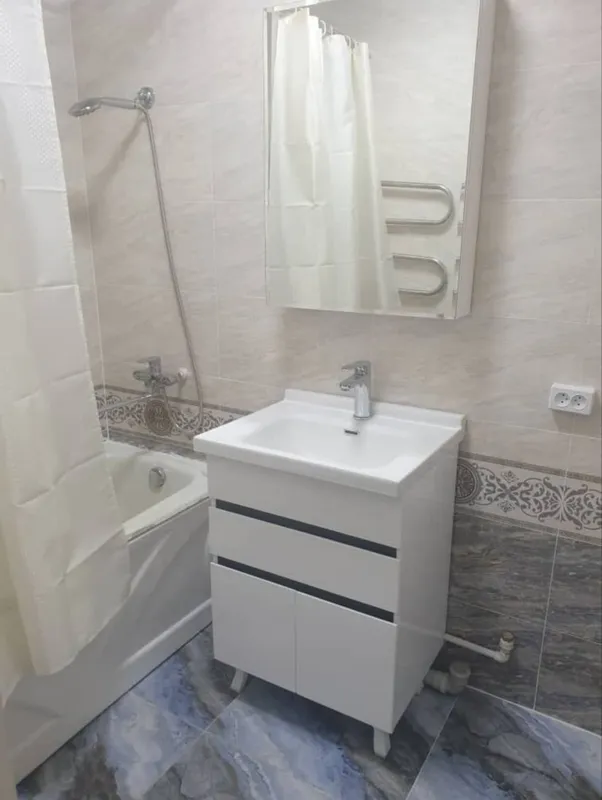 2/8/9 Куйлюк базар ТрЦ Компас Пустая без мебели — фото 1
