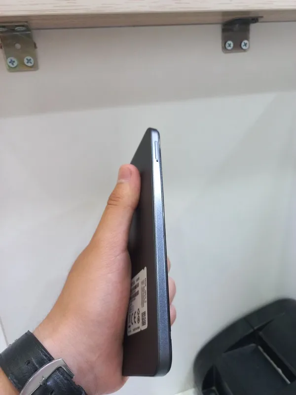 Telefon sotiladi holati Ideal aybi yoq 2 Telefon sotiladi holati Ideal aybi yoq 2