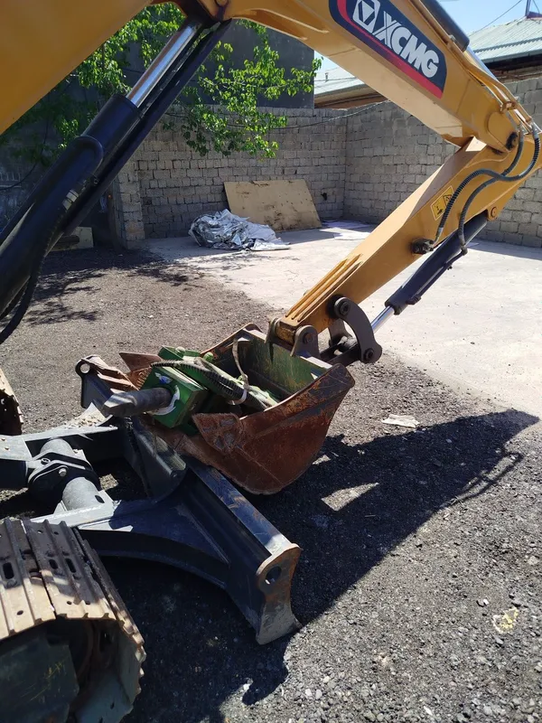 Экскаватор XCMG XE60G PRO (Б/У) в отличном состоянии — фото 2