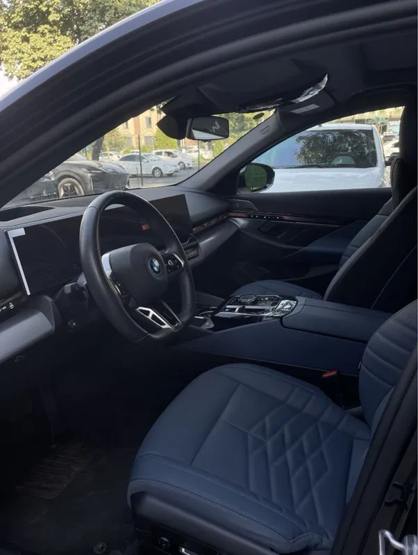BMW i5 eDrive 40L 2 BMW i5 eDrive 40L 2