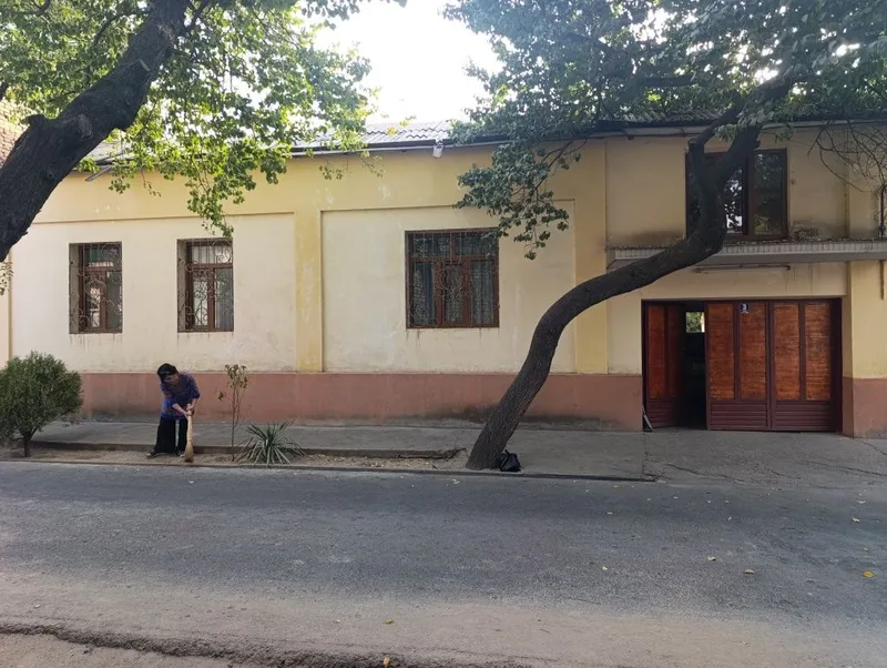 Уй сотилади Шахантохур тумани аринтир кукча мачиди олдида учаску — фото 1