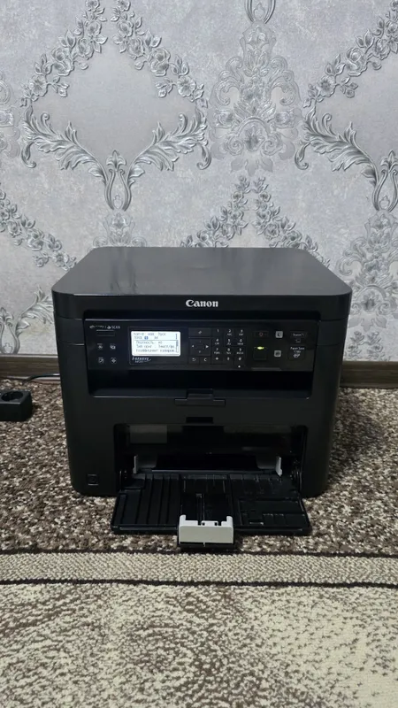 Продаю принтер Canon MF231 (3в1) Продаю принтер Canon MF231 (3в1)