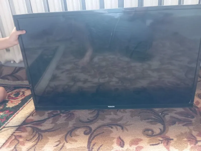 Roison 32 dyuym led televizor sotiladi televizor yaxshi holata toza 5 Roison 32 dyuym led televizor sotiladi televizor yaxshi holata toza 5