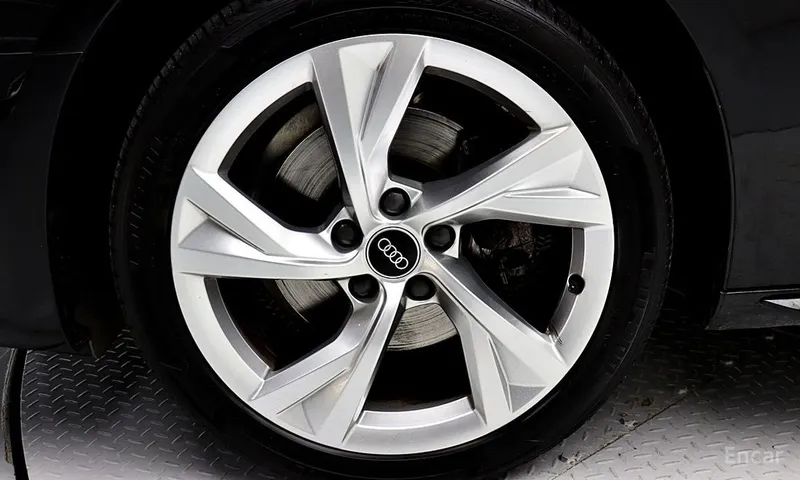 Audi A4 40 TFSI Premium — фото 2