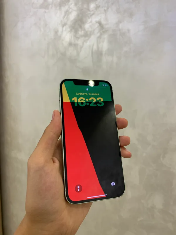iPhone 12 ideal