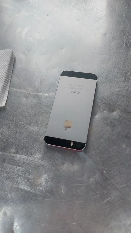 Iphone 5s tutishga munosb