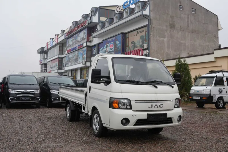 Jac X200 bortovoy 1