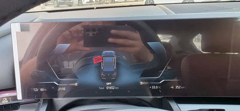 BMW i5 eDrive35L M packed 7 BMW i5 eDrive35L M packed 7