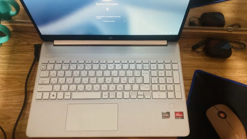 Hp laptop obmen iphonega