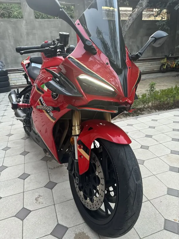 QJ Moto 600 SS. 4