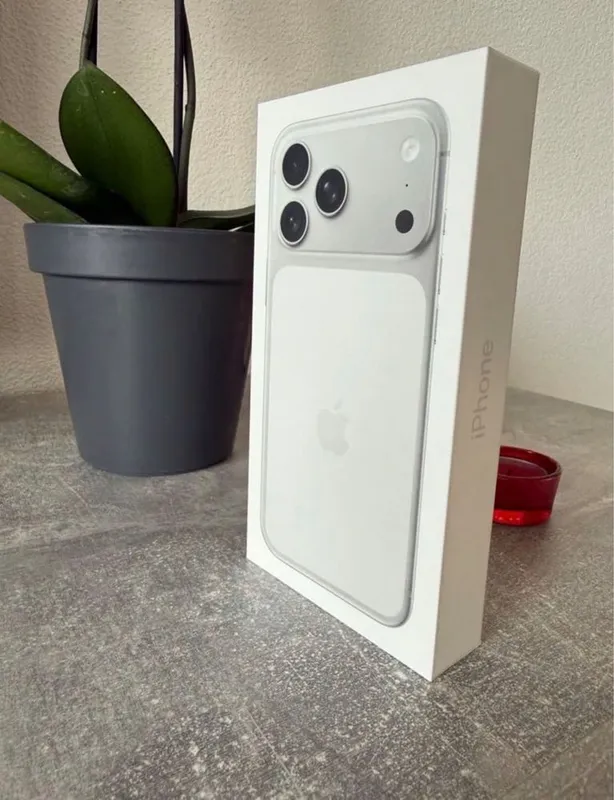 Срочно iphone 17pro 256 silver 1 Срочно iphone 17pro 256 silver 1