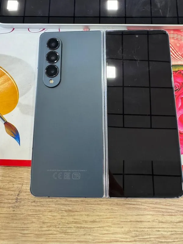 Samsung z fold 4