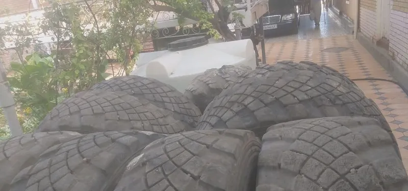 KamAZ yo‘ltanlamas avtomobili uchun shinalar sotiladi 2 KamAZ yo‘ltanlamas avtomobili uchun shinalar sotiladi 2
