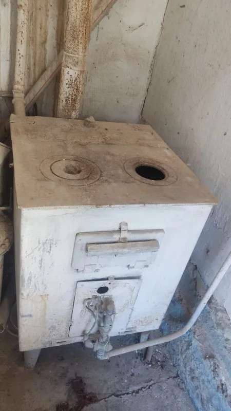 Котёл сотилади (заводской, чугун котёл) Котёл сотилади (заводской, чугун котёл)