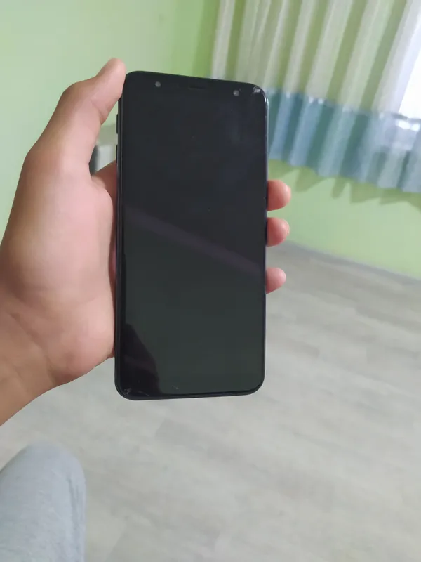 Samsung Geluksiy J4+ 2