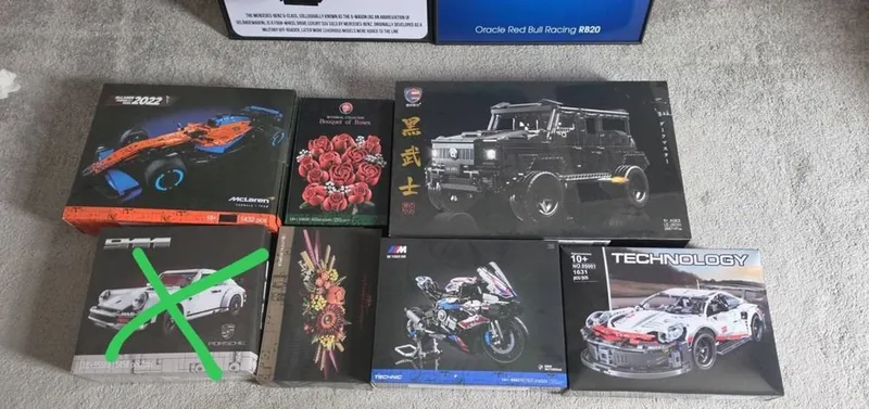 LEGO Technic konstruktorlari — McLaren, Porsche, Mercedes G-Wagon, BMW va gullar 2 LEGO Technic konstruktorlari — McLaren, Porsche, Mercedes G-Wagon, BMW va gullar 2