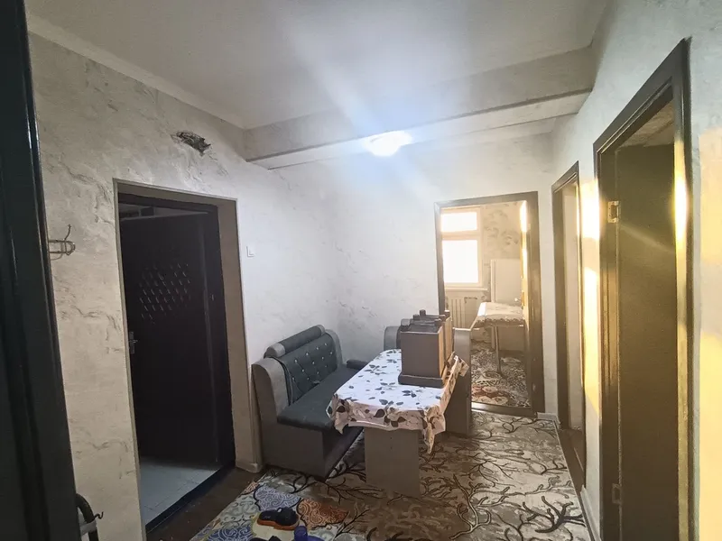 Yangi yol tumani 2 xona 42 kvadrad uy Leninizm 8