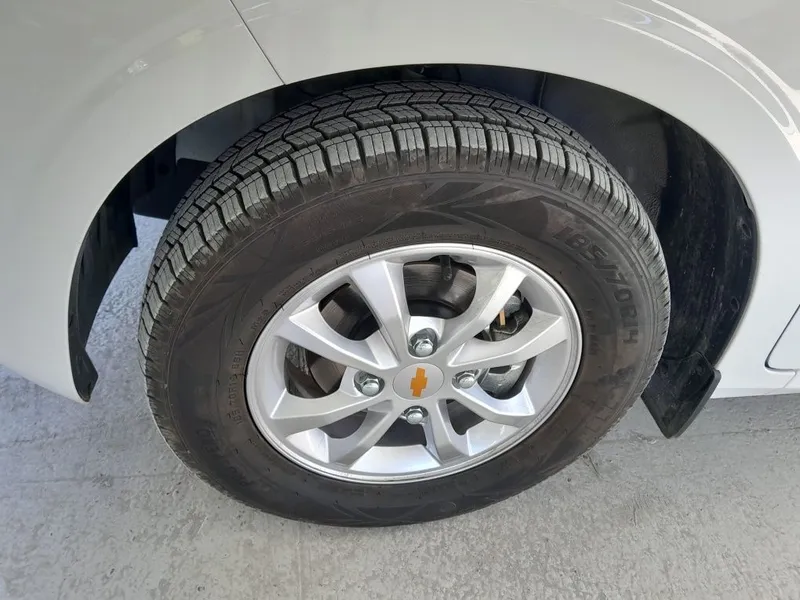 Срочно продам новый диска баланс R14 185/70 размер 777