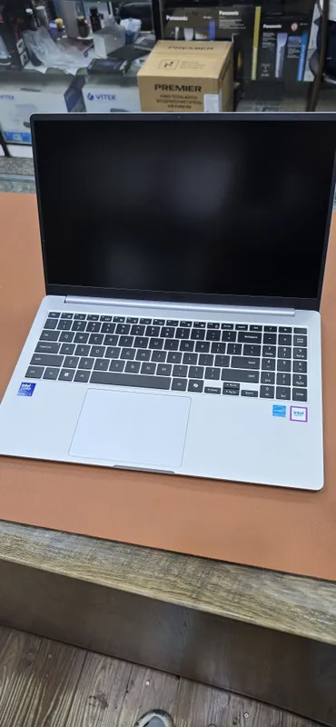 Samsung Galaxy Book5 (Model: NP750XHD) — фото 1