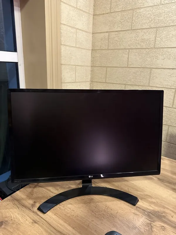 LG Manitor holat yaxshi