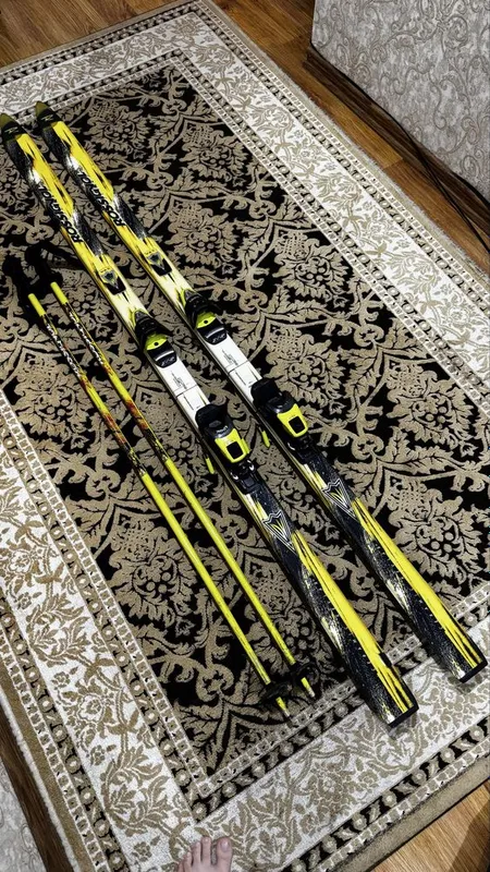 Горные лыжи Rossignol 184см + палки 7 Горные лыжи Rossignol 184см + палки 7
