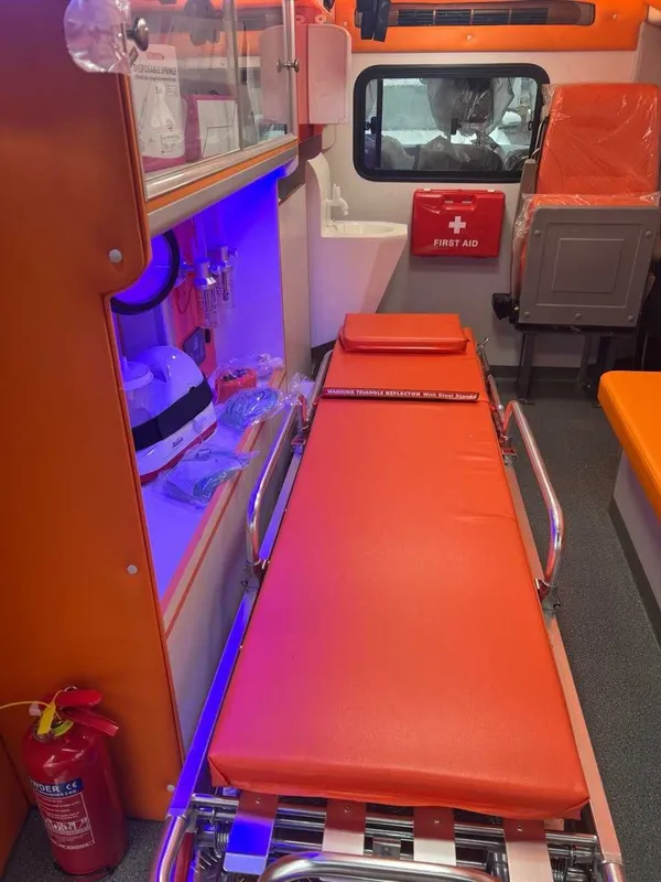 Hyundai Staria Ambulance — фото 3