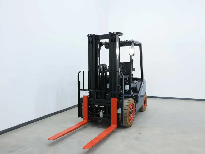 Вилочный электропогрузчик Royal Forklift 3 тонны Кара Kara — фото 7