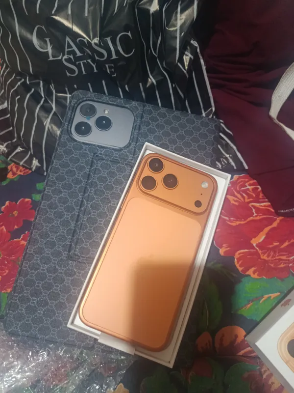 Telefon iphone 17 ha birga bir ishlangan, planshet 1