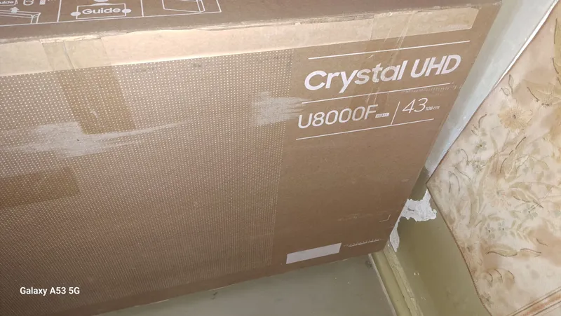 телевизор Samsung crystal UHD 2
