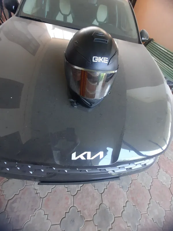 Kaska sotiladi motosiklda kiyish uchun 3 Kaska sotiladi motosiklda kiyish uchun 3